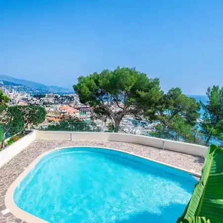 , Piscine Aux Portes De Monaco